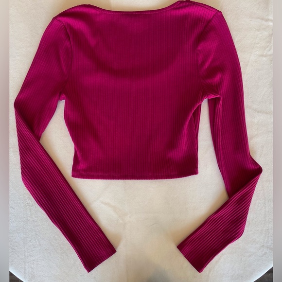 Bar III Magenta Ribbed Cropped Long Sleeve with a Scoop Neck - Picture 3 of 4
